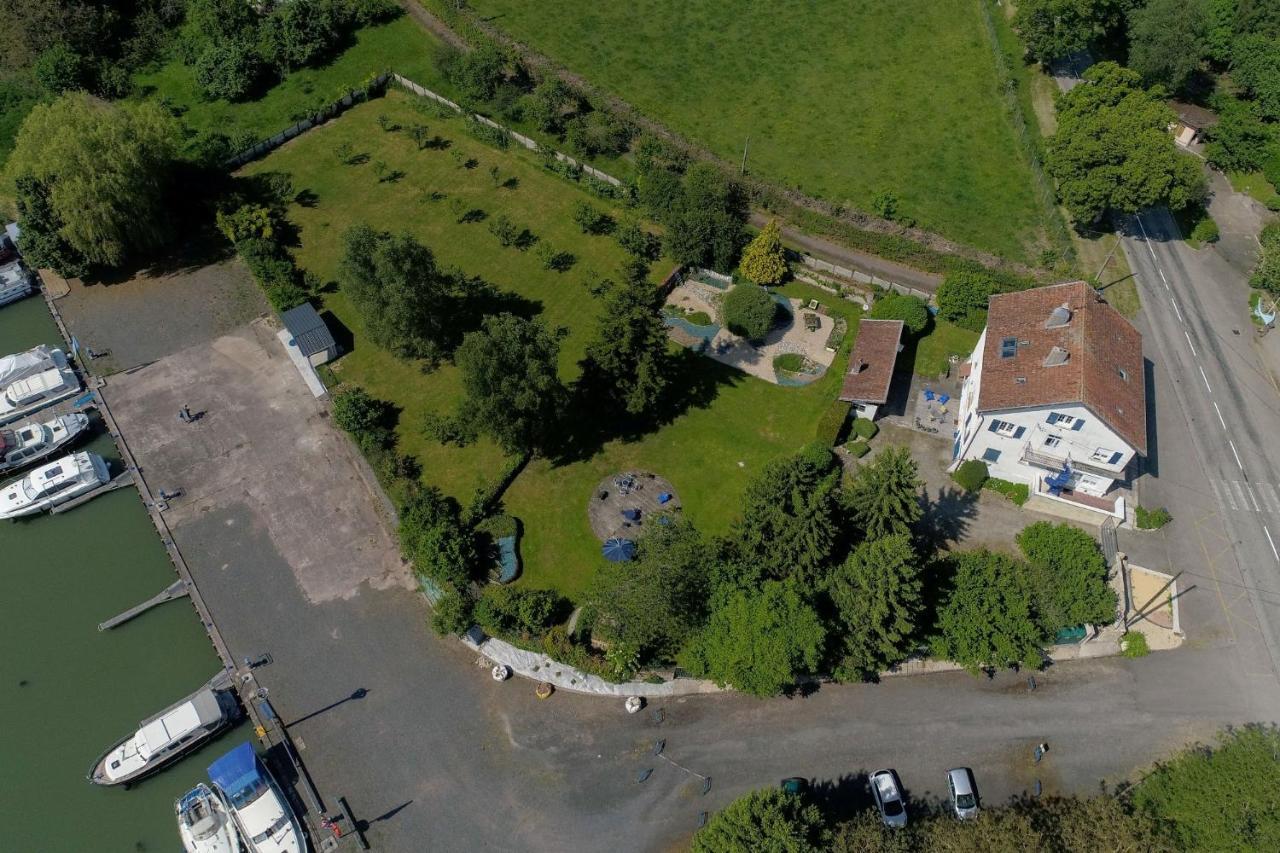 Domaine Du Port Sainte Marie Villa Maizieres-les-Vic Bagian luar foto