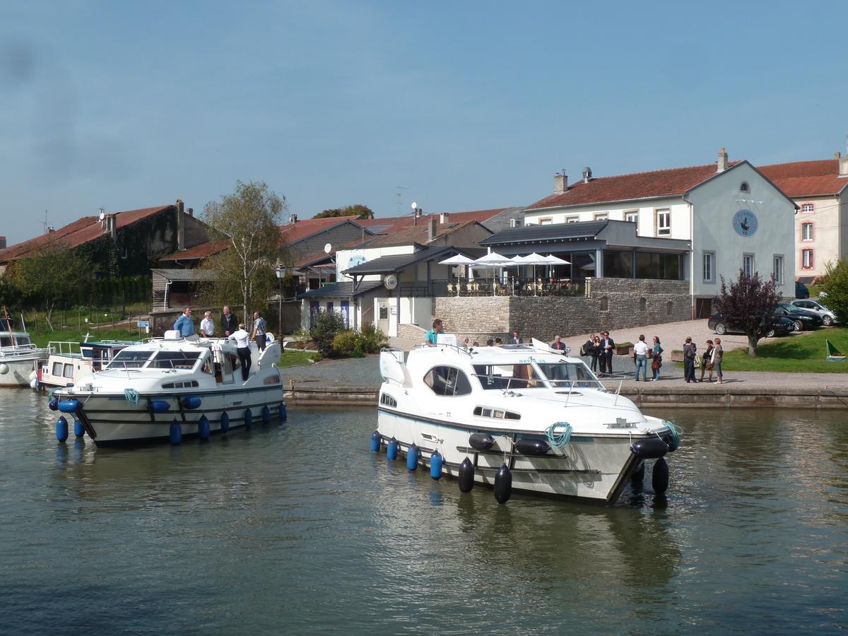 Domaine Du Port Sainte Marie Villa Maizieres-les-Vic Bagian luar foto