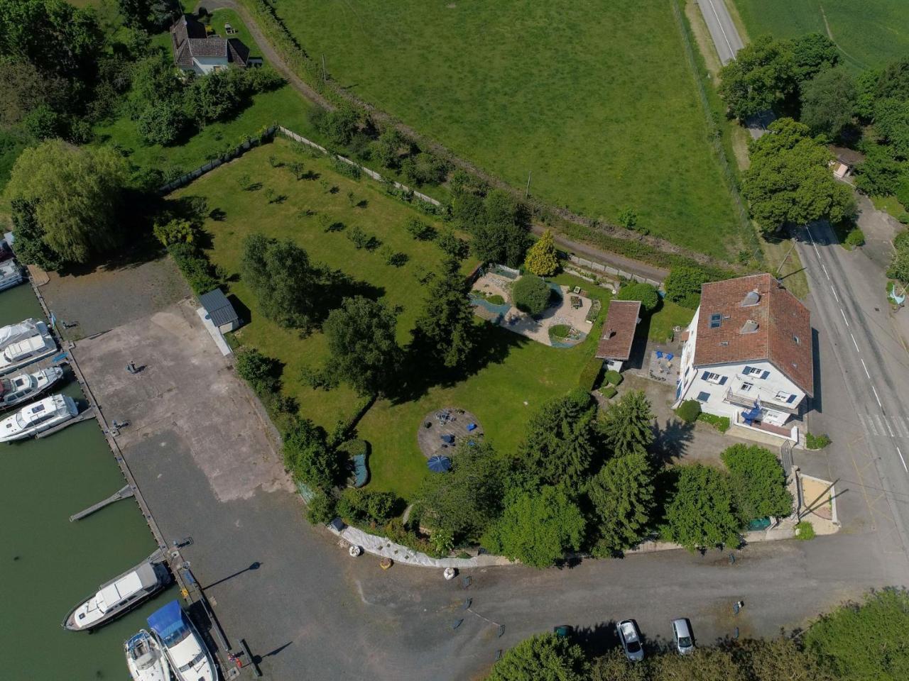 Domaine Du Port Sainte Marie Villa Maizieres-les-Vic Ruang foto